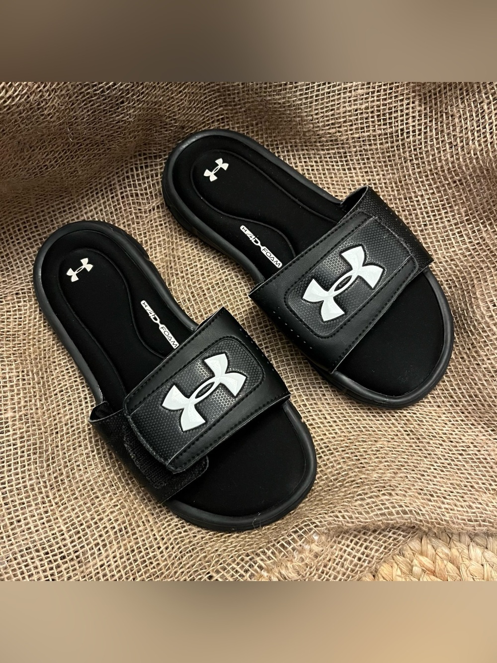Under Armour Kids Black Slide Sandals with White Logo Sz 3Y